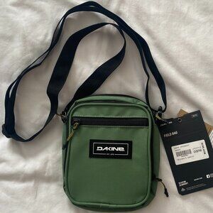 Dakine crossbody - green - brand new with tags, NWT
